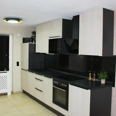 Romantische Unterkunft- Fur Unvergessliche Momente -zentral Gelegen- Parkplatz, Netflix & Grill Gratis Dazu! Apartamento *